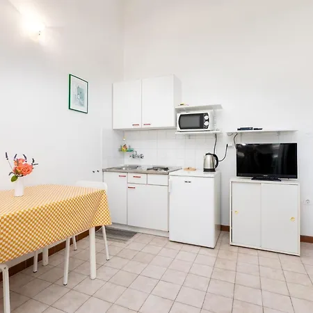 Apartments Mrak Punat Exterior photo